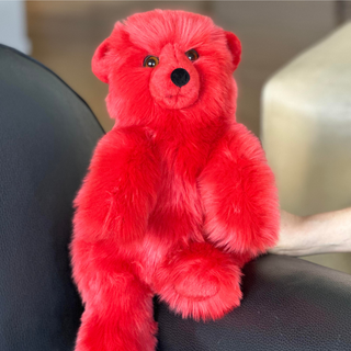 Photo réaliste peluche ours rouge, La Pelucherie