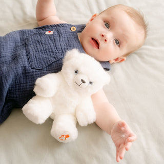 Bébé avec peluche ourson, cousu main, La Pelucherie