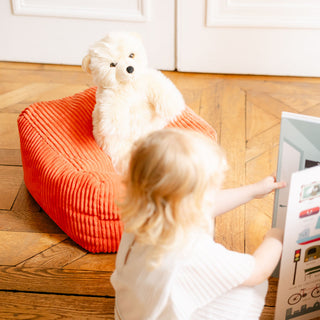 Enfant avec peluche ours réaliste, La Pelucherie