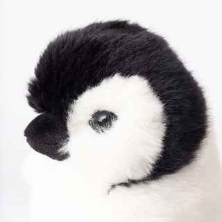 Détail d'une tête de peluche pingouin, haut de gamme, fabriqué en Italie, La Pelucherie