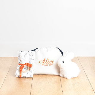 Box naissance (lange; body 3 mois; hochet lapin)
