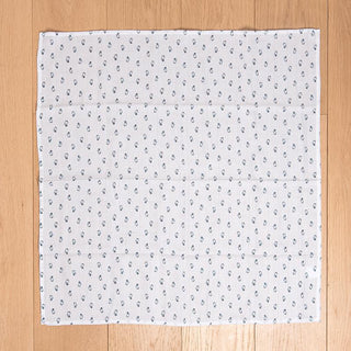 Box naissance (lange; body 3 mois; hochet lapin)