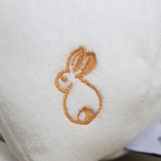 Logo La Pelucherie, marque française, doudou naissance