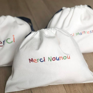 I add the personalized pouch "Thank you Mistress"