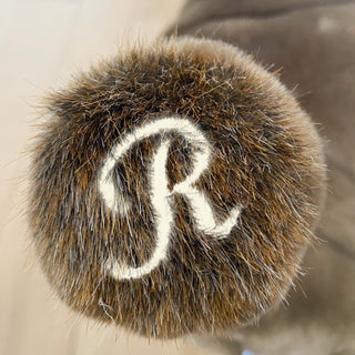 Détail d'une patte personnalisée d'hippopotame, luxe, boutique France, La Pelucherie