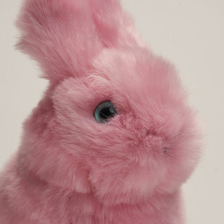 Détails lapin Léon, peluche réaliste, La Pelucherie