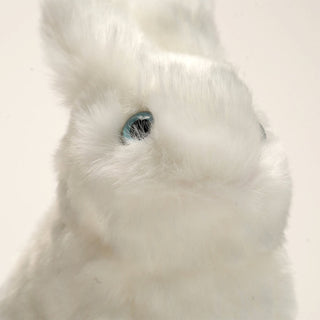 Photo d'une peluche réaliste lapin Léon, La Pelucherie