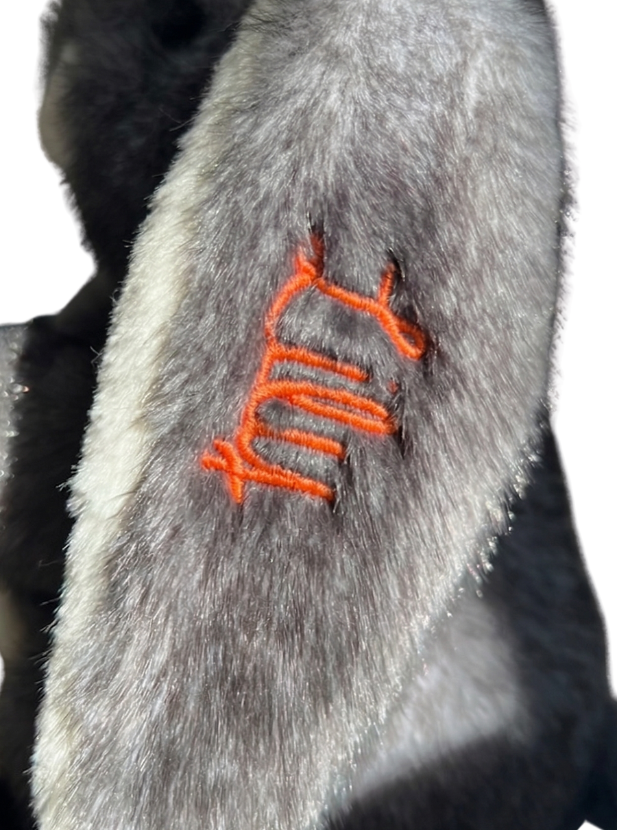 Broderie sur l'oreille