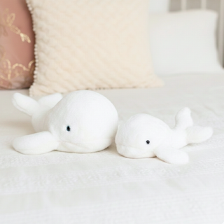 Peluche de luxe Baleine blanche Romy pour cadeau de naissance et enfant - La Pelucherie