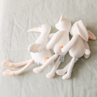 Doudou famille naissance, jouet réconfort blanc pour bébé, lavable en machine, marque française, La Pelucherie