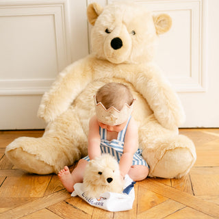 Bébé avec maxi peluche ours réaliste, La Pelucherie