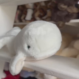 Vidéo peluche réaliste baleine Romy La Pelucherie 